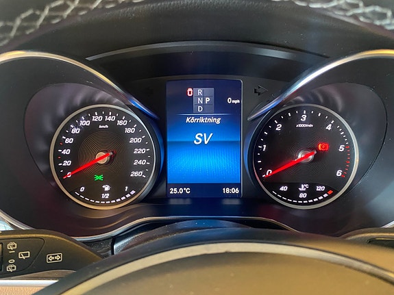 Mercedes-Benz V300 14 of 24