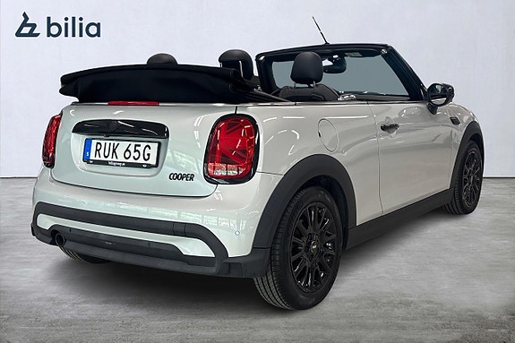 MINI Cooper 17 of 18