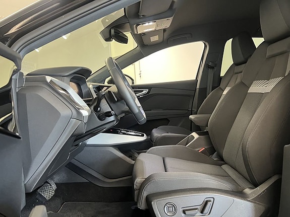 Audi Q4 e-tron 7 of 9