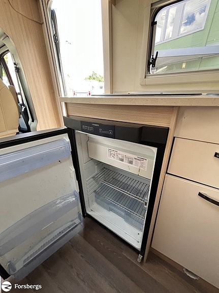 Bürstner T 569 "Smidig liten husbil under 6m" 15 of 21