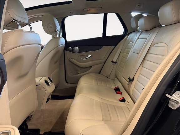 Mercedes-Benz C200 14 of 22