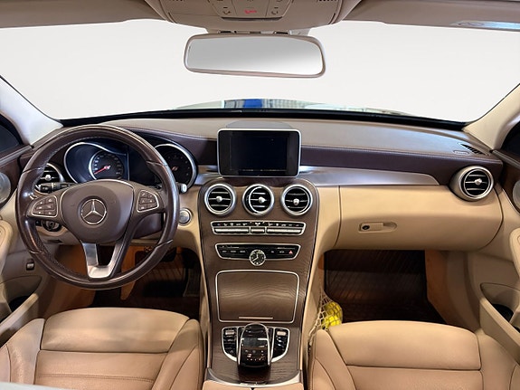 Mercedes-Benz C200 10 of 22