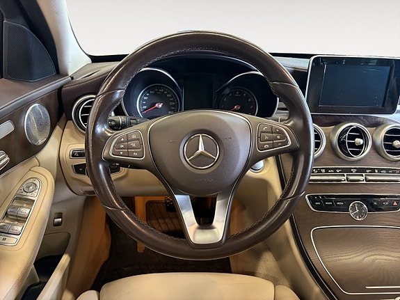 Mercedes-Benz C200 13 of 22