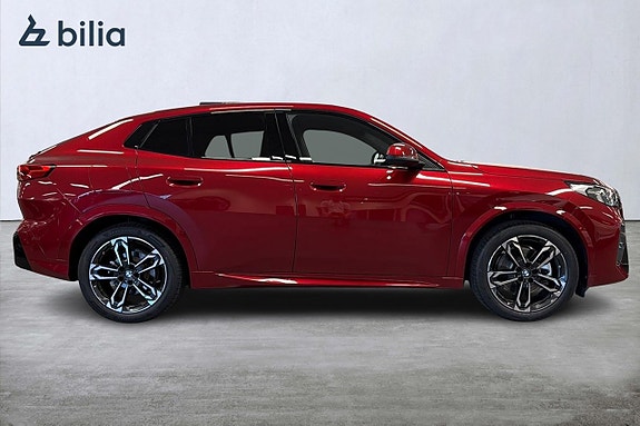BMW iX2 16 of 18