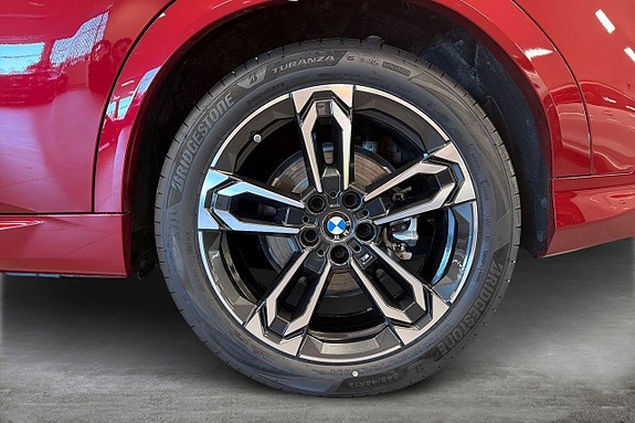BMW iX2 15 of 18