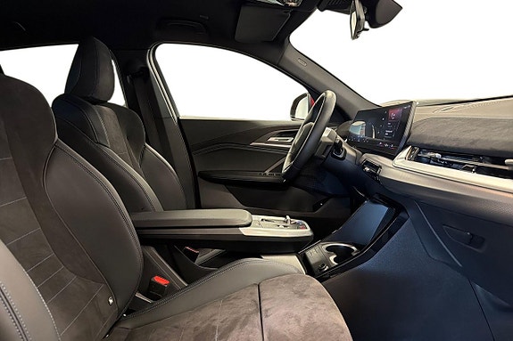 BMW iX2 6 of 18