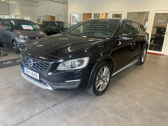 Volvo V60 Cross Country 3 of 25