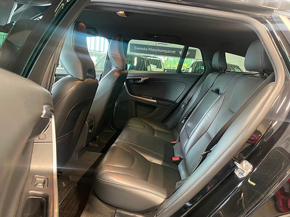 Volvo V60 Cross Country 12 of 25