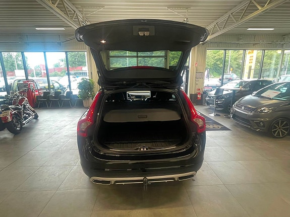 Volvo V60 Cross Country 7 of 25