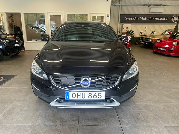 Volvo V60 Cross Country 2 of 25