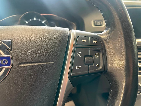 Volvo V60 Cross Country 19 of 25