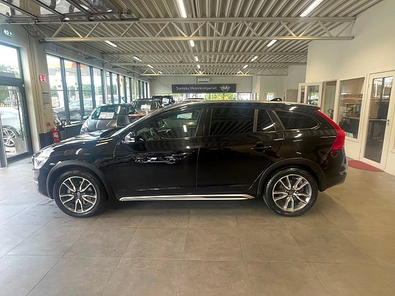Volvo V60 Cross Country 4 of 25