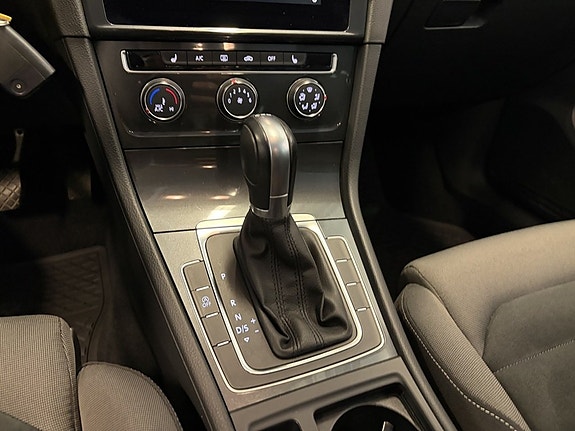 Volkswagen Golf VII 16 of 20