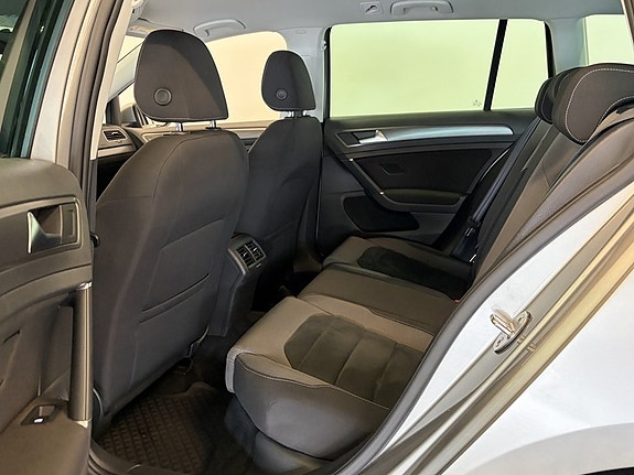 Volkswagen Golf VII 14 of 20