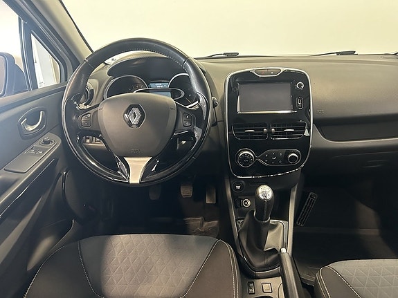 Renault Clio 10 of 17