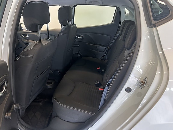 Renault Clio 9 of 17
