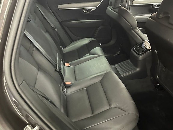Volvo V90 10 of 26