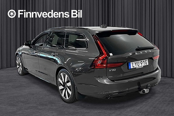 Volvo V90 2 of 26