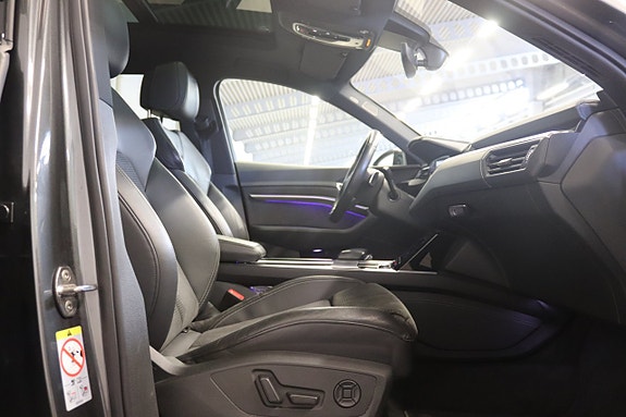 Audi e-tron 8 of 18