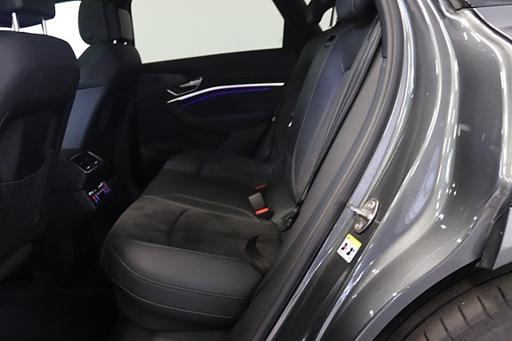 Audi e-tron 13 of 18