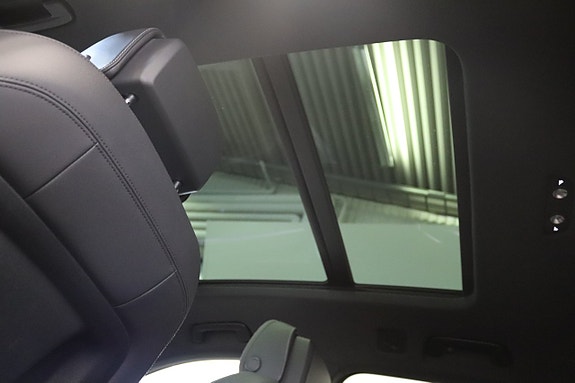 Audi e-tron 12 of 18