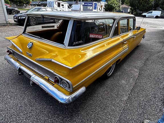 Chevrolet Impala 5 of 16