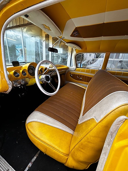 Chevrolet Impala 8 of 16