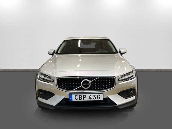 Volvo V60 Cross Country 2 of 21