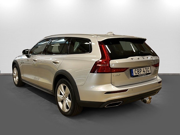 Volvo V60 Cross Country 6 of 21