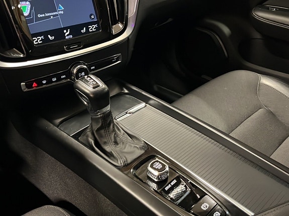 Volvo V60 Cross Country 15 of 21