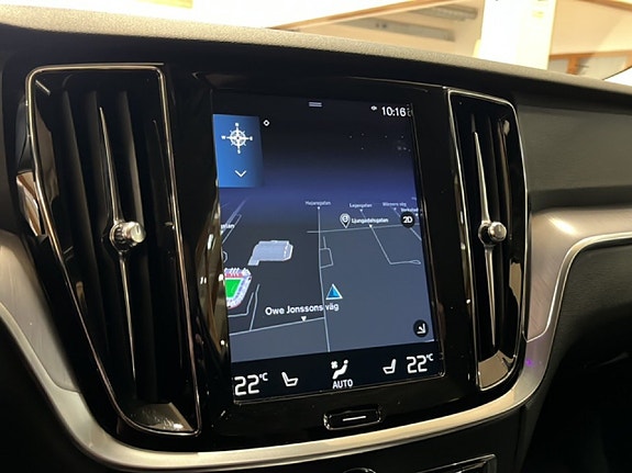 Volvo V60 Cross Country 14 of 21