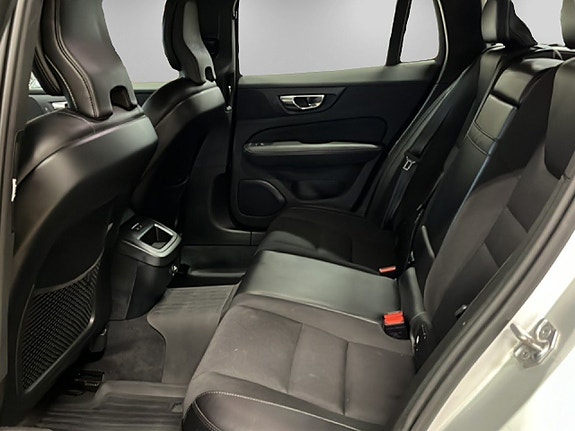 Volvo V60 Cross Country 10 of 21