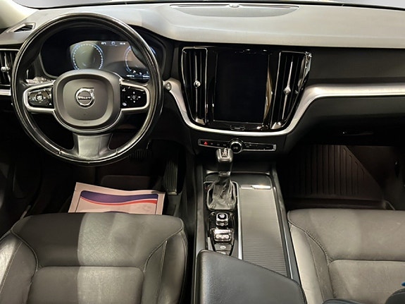 Volvo V60 Cross Country 7 of 21