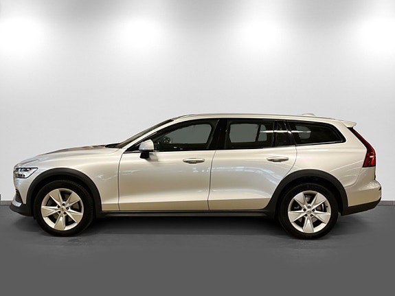 Volvo V60 Cross Country 4 of 21