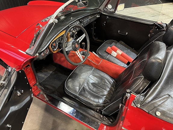 MG MGB 8 of 17