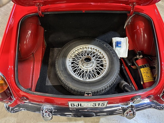 MG MGB 16 of 17
