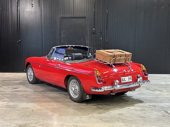 MG MGB 4 of 17
