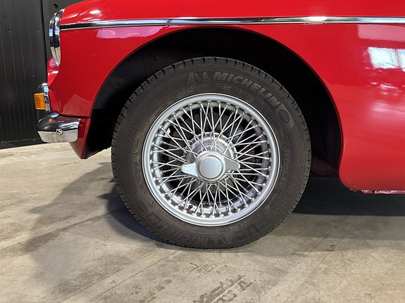 MG MGB 15 of 17