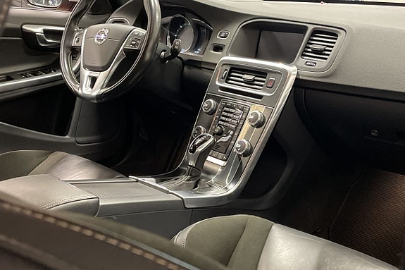 Volvo V60 13 of 24