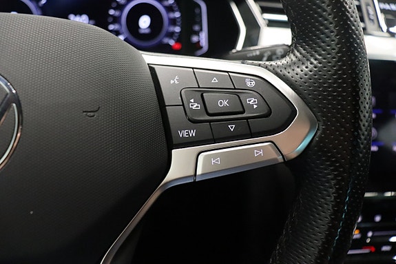 Volkswagen Passat 19 of 29