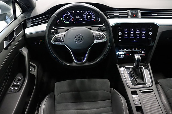 Volkswagen Passat 15 of 29