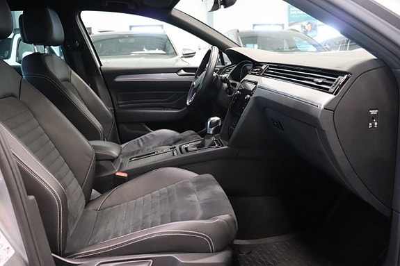 Volkswagen Passat 12 of 29