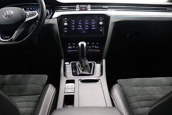 Volkswagen Passat 17 of 29