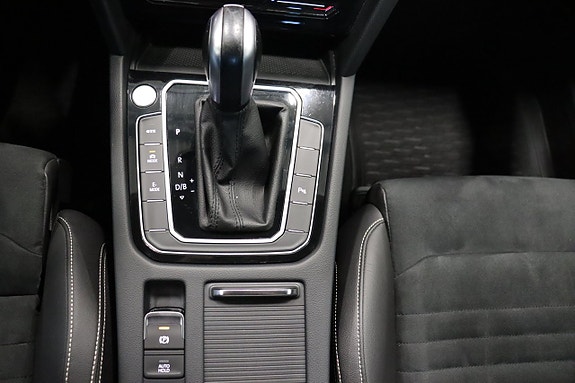 Volkswagen Passat 25 of 29