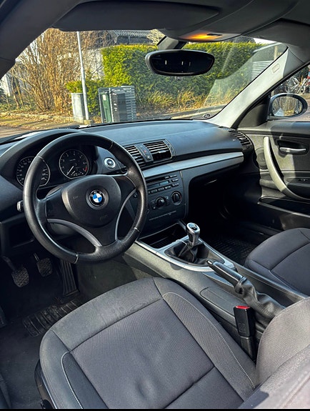 BMW 116i 2 of 9