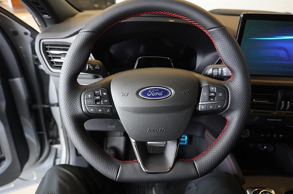 Ford Kuga 10 of 14