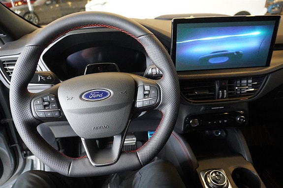 Ford Kuga 11 of 14
