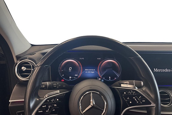Mercedes-Benz E220 7 of 11