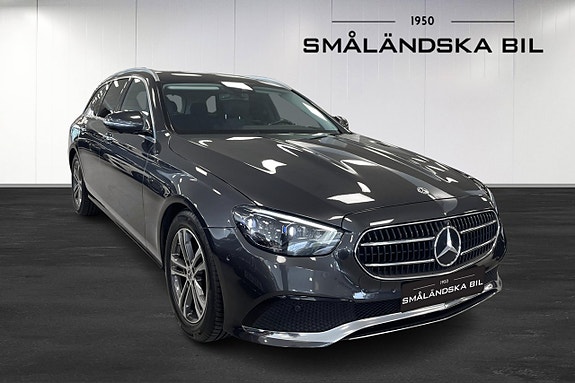 Mercedes-Benz E220 2 of 11