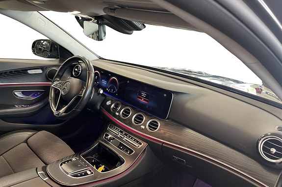 Mercedes-Benz E220 9 of 11